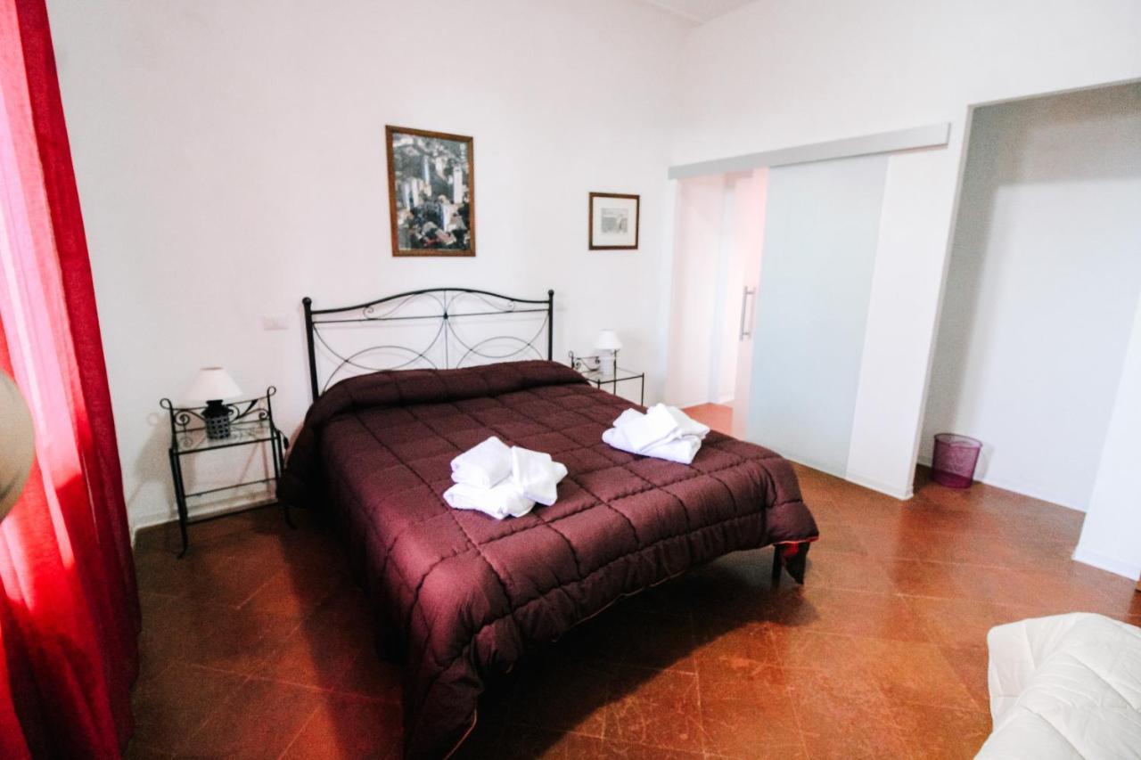 Villa Lilia By Let Siena Buitenkant foto