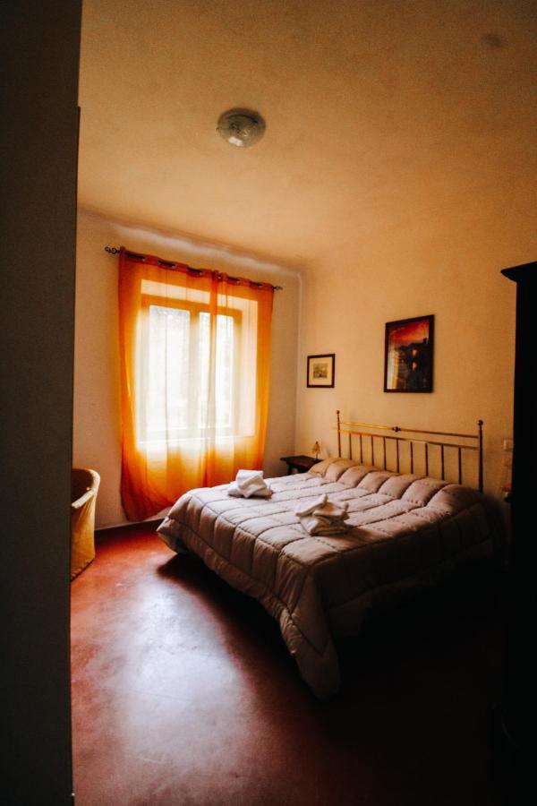 Villa Lilia By Let Siena Buitenkant foto