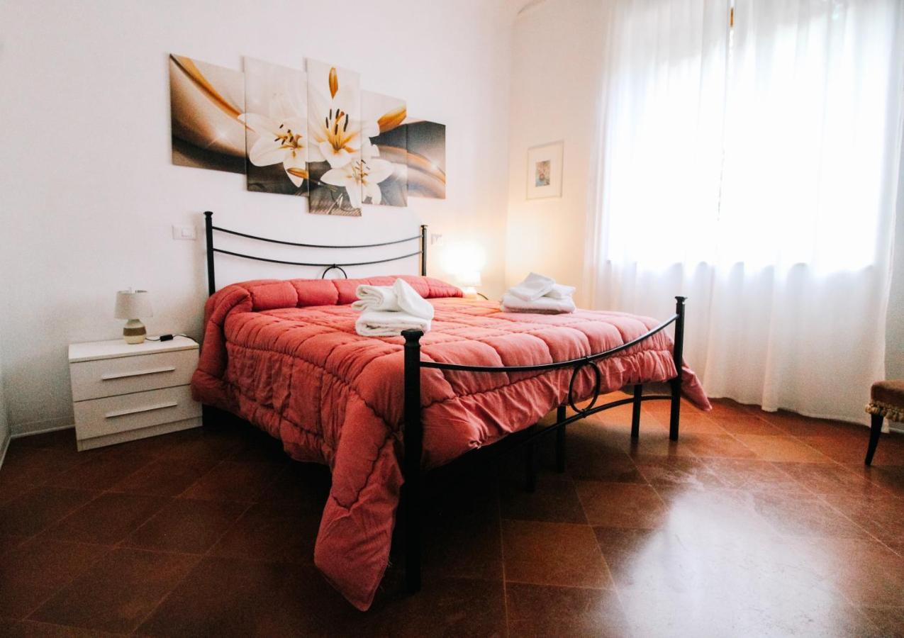 Villa Lilia By Let Siena Buitenkant foto